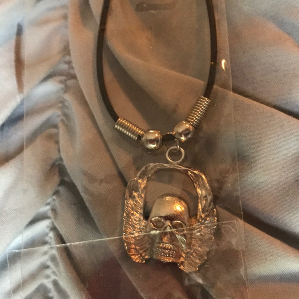 Skull costume necklace
